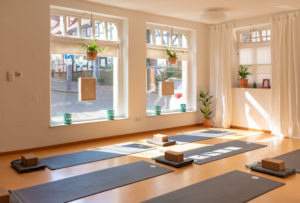 Yourlife Yoga Standort Rotenburg An Der Fulda Vinyasa Yoga Mit Annouck